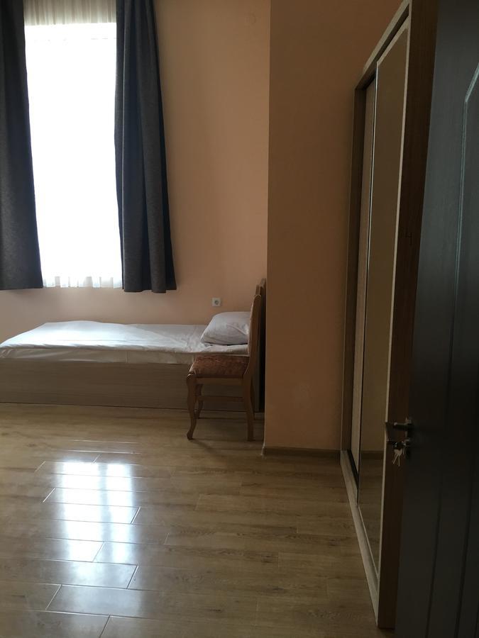 Kmg Hotel Khashuri Luaran gambar