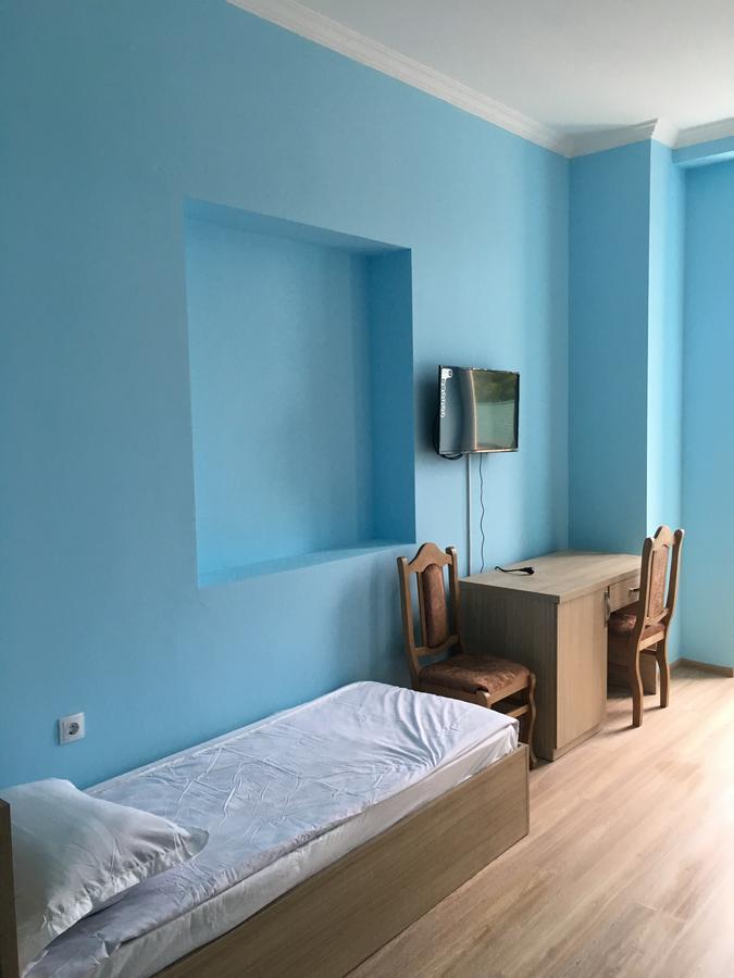 Kmg Hotel Khashuri Luaran gambar