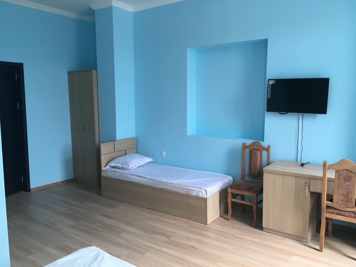 Kmg Hotel Khashuri Luaran gambar