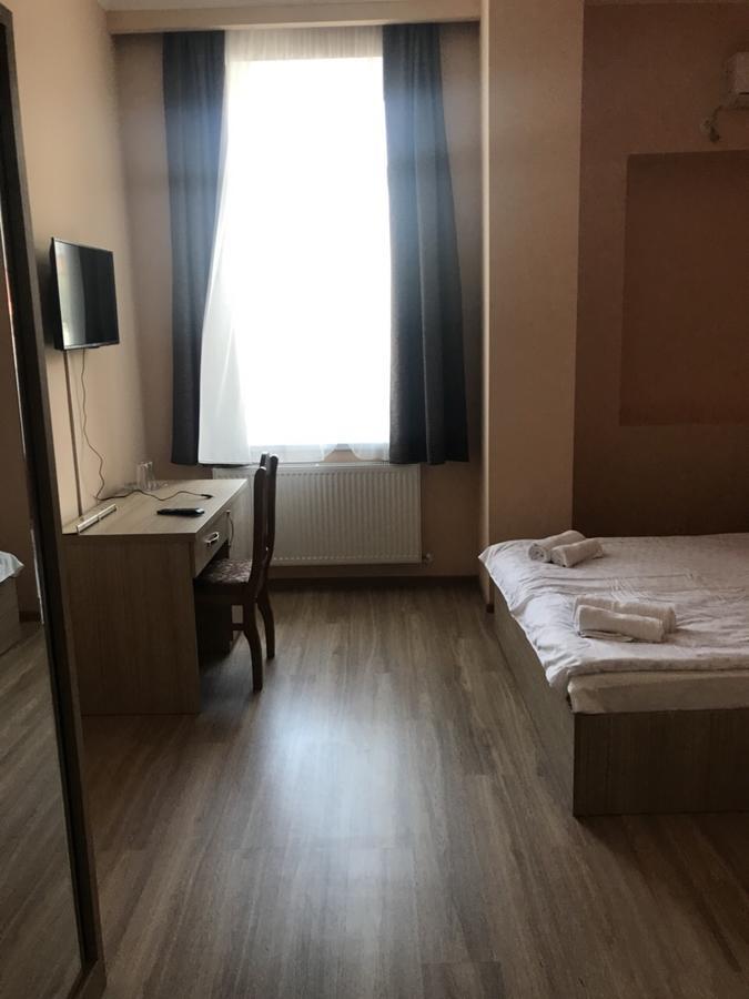 Kmg Hotel Khashuri Luaran gambar