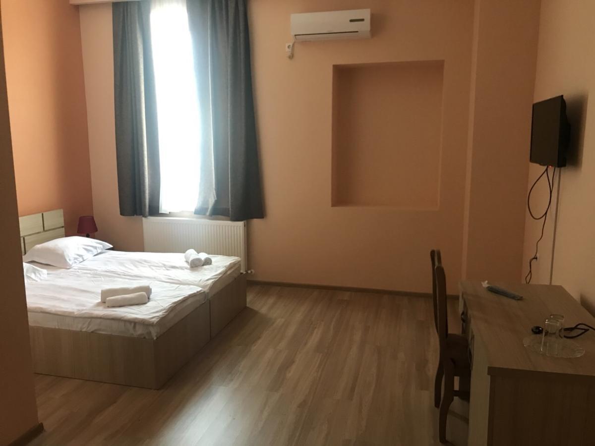 Kmg Hotel Khashuri Luaran gambar