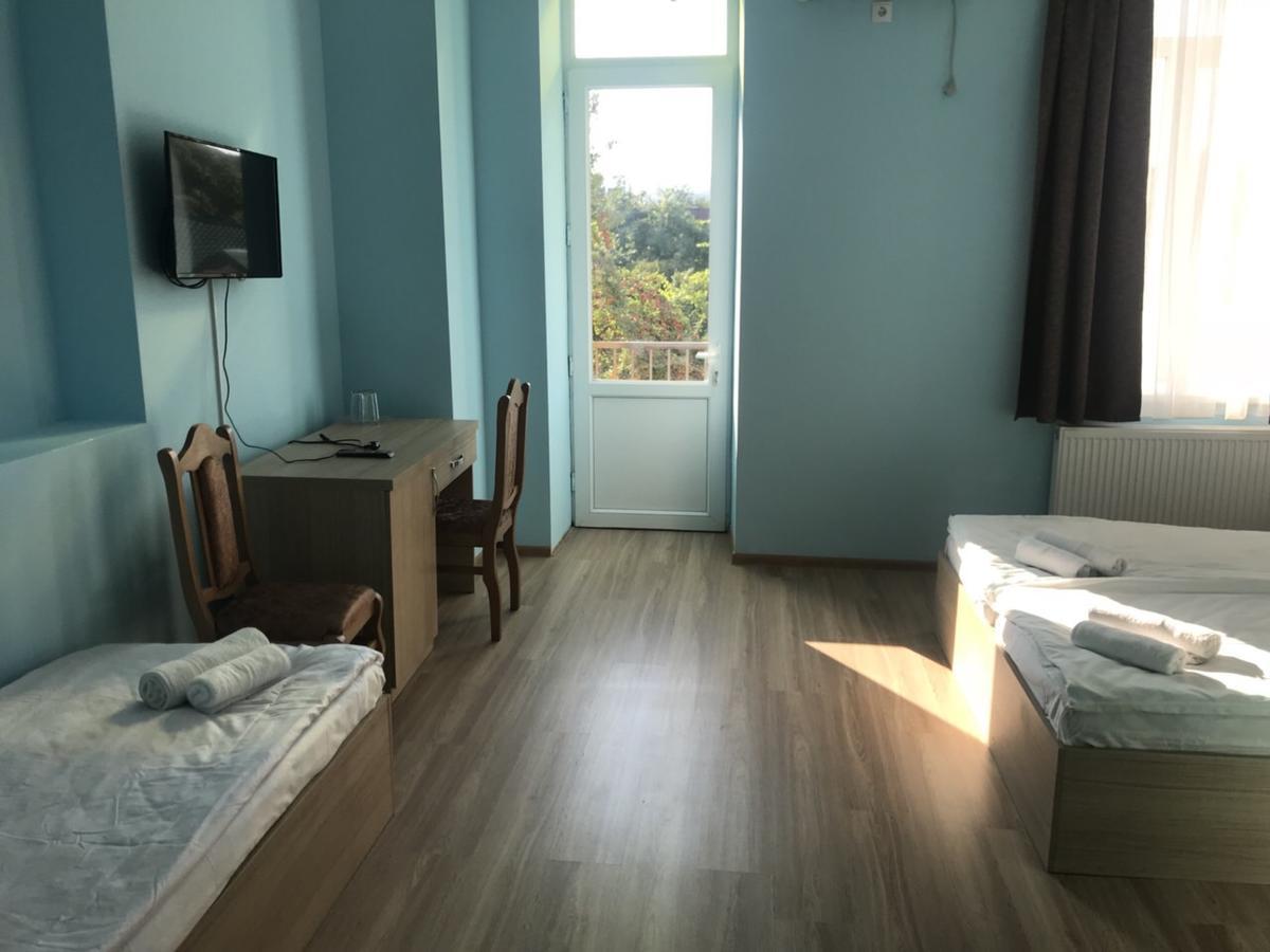 Kmg Hotel Khashuri Luaran gambar