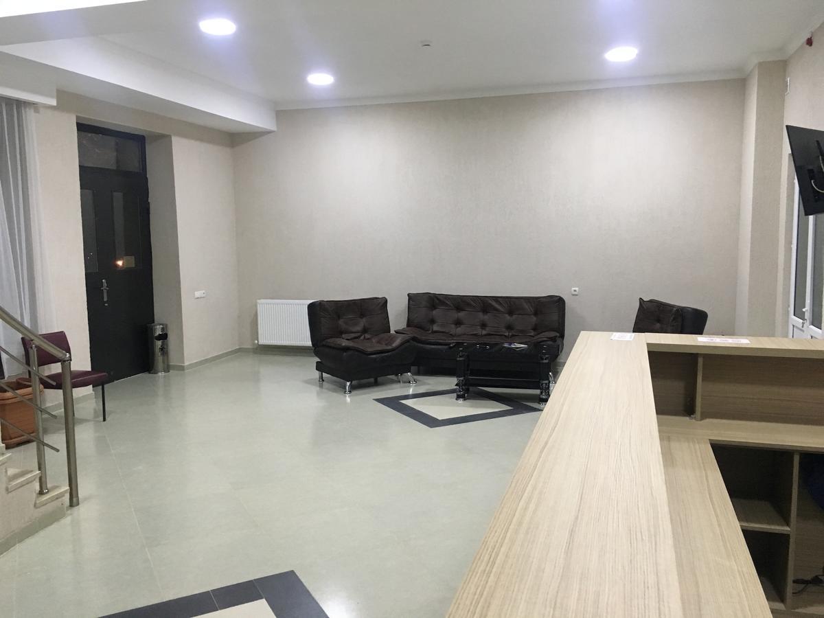 Kmg Hotel Khashuri Luaran gambar