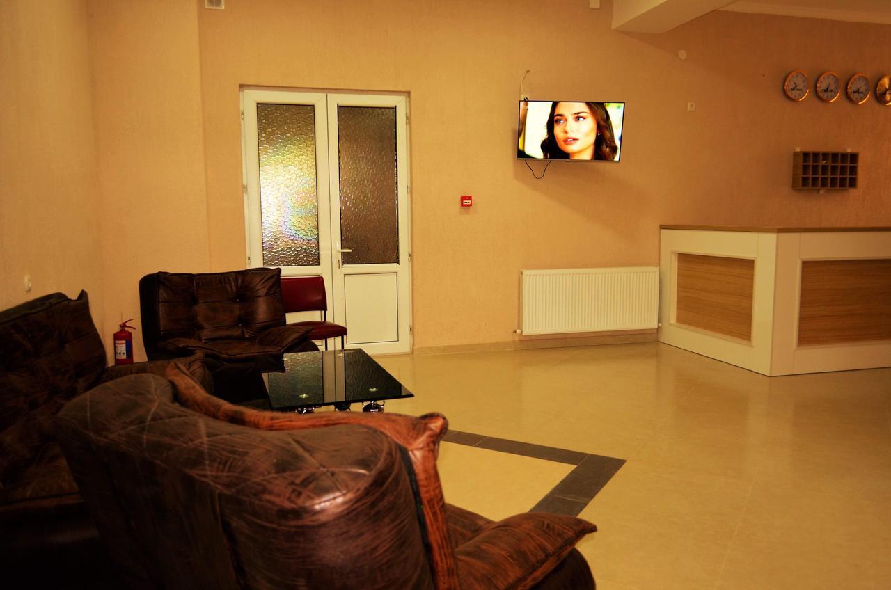 Kmg Hotel Khashuri Luaran gambar